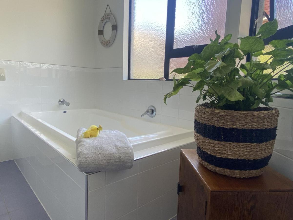 Ferienwohnung Superb Beachside Location, Private And Tranquil Mount Maunganui Exterior foto
